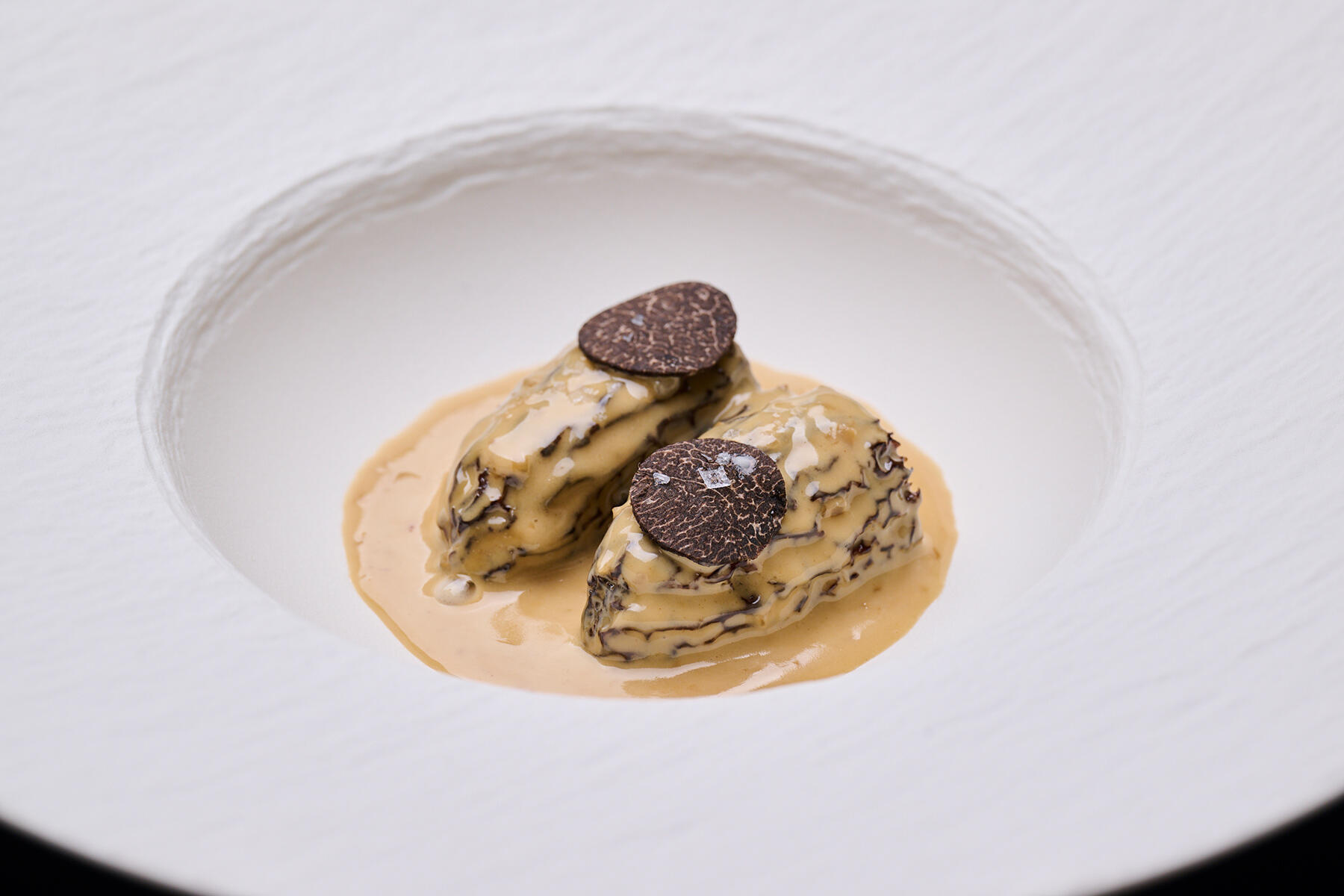 はかた地鶏のムース、モリーユ茸詰め