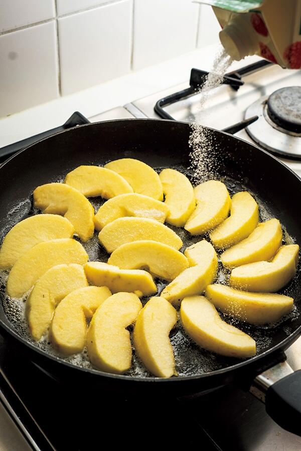 グラニュー糖を加える