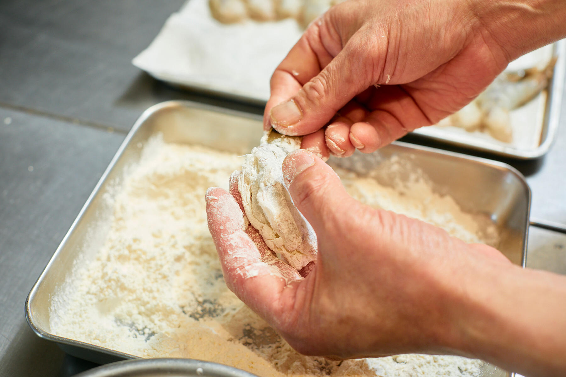 バッター粉をまぶす