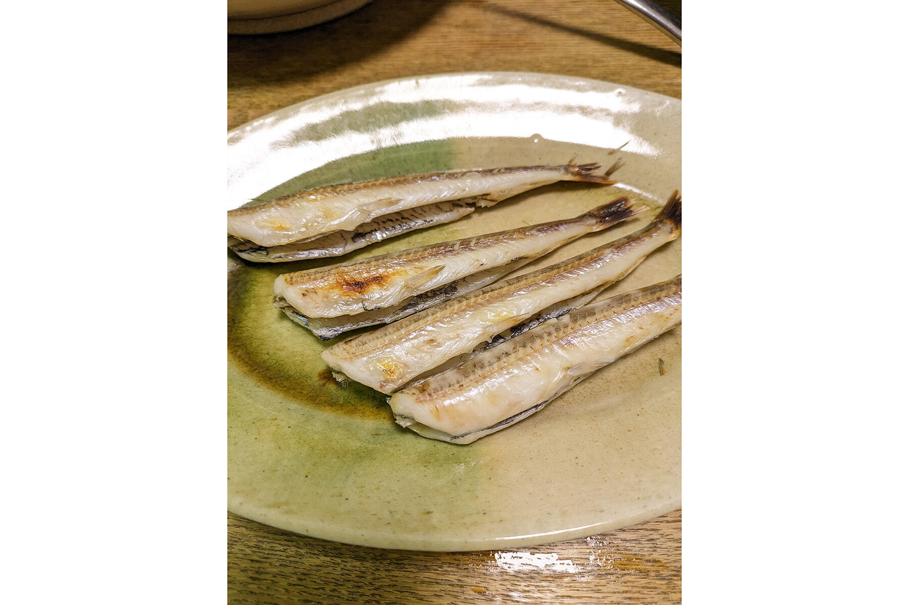 市場に並ぶトロ箱