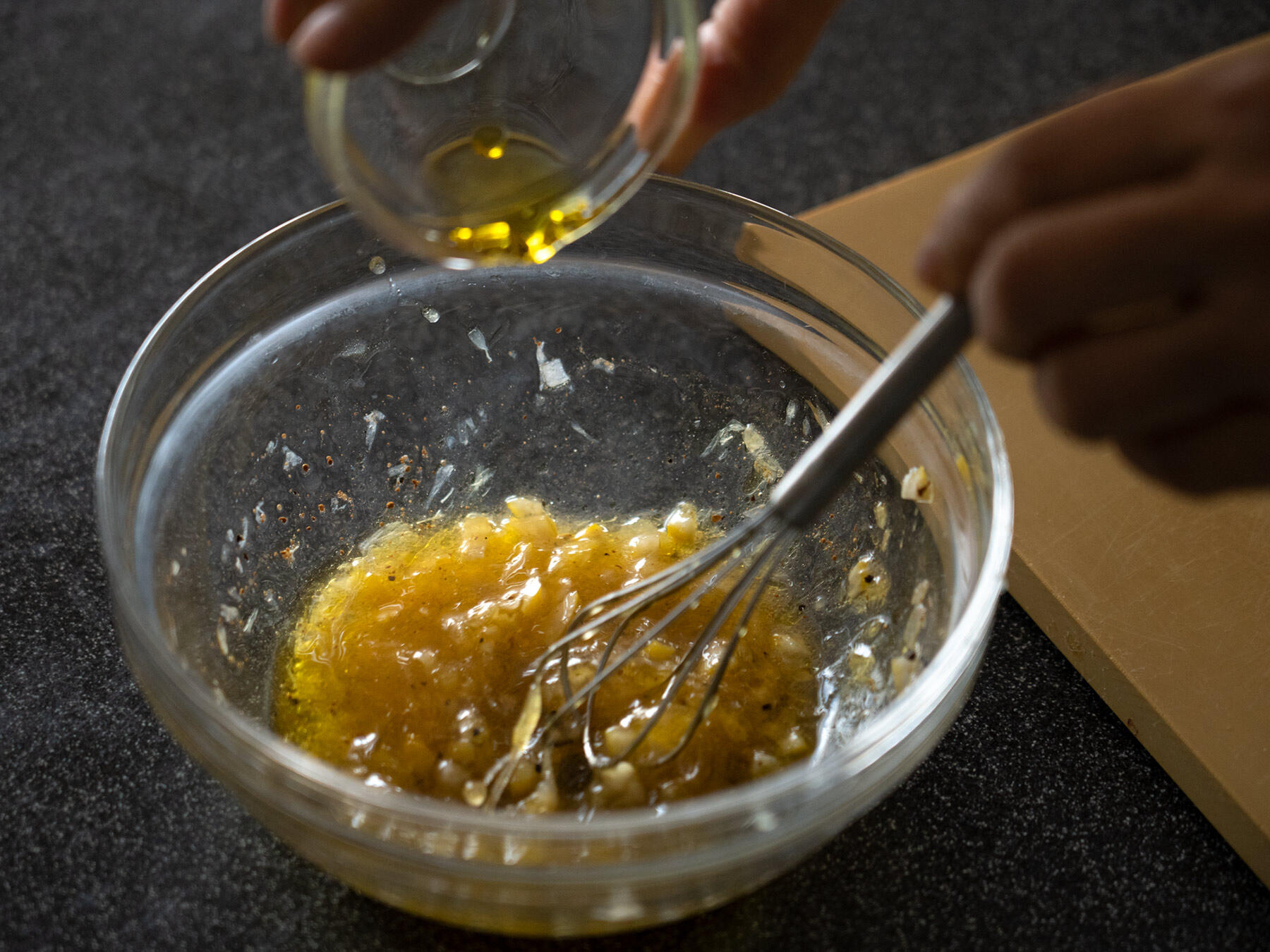 ドレッシングをつくる