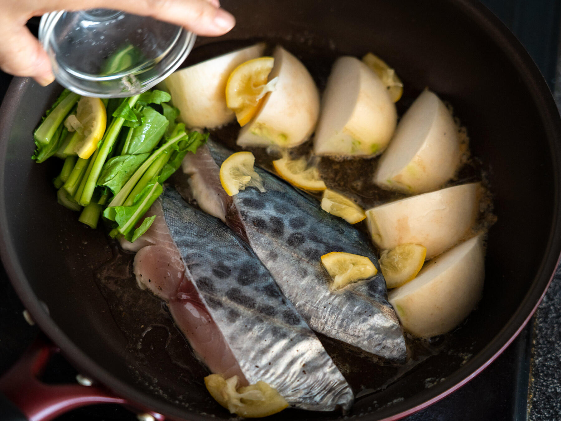 蒸し焼きにする