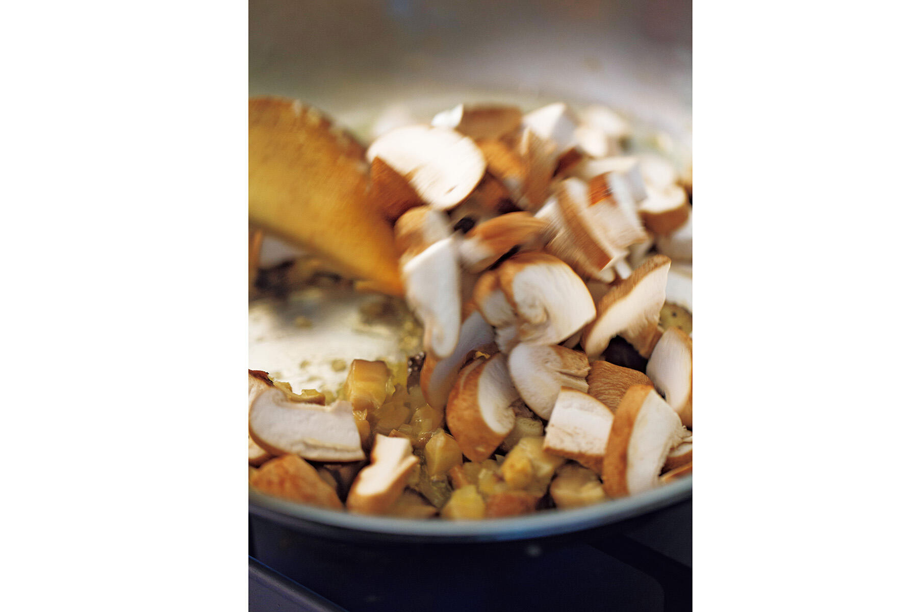 生椎茸を炒める