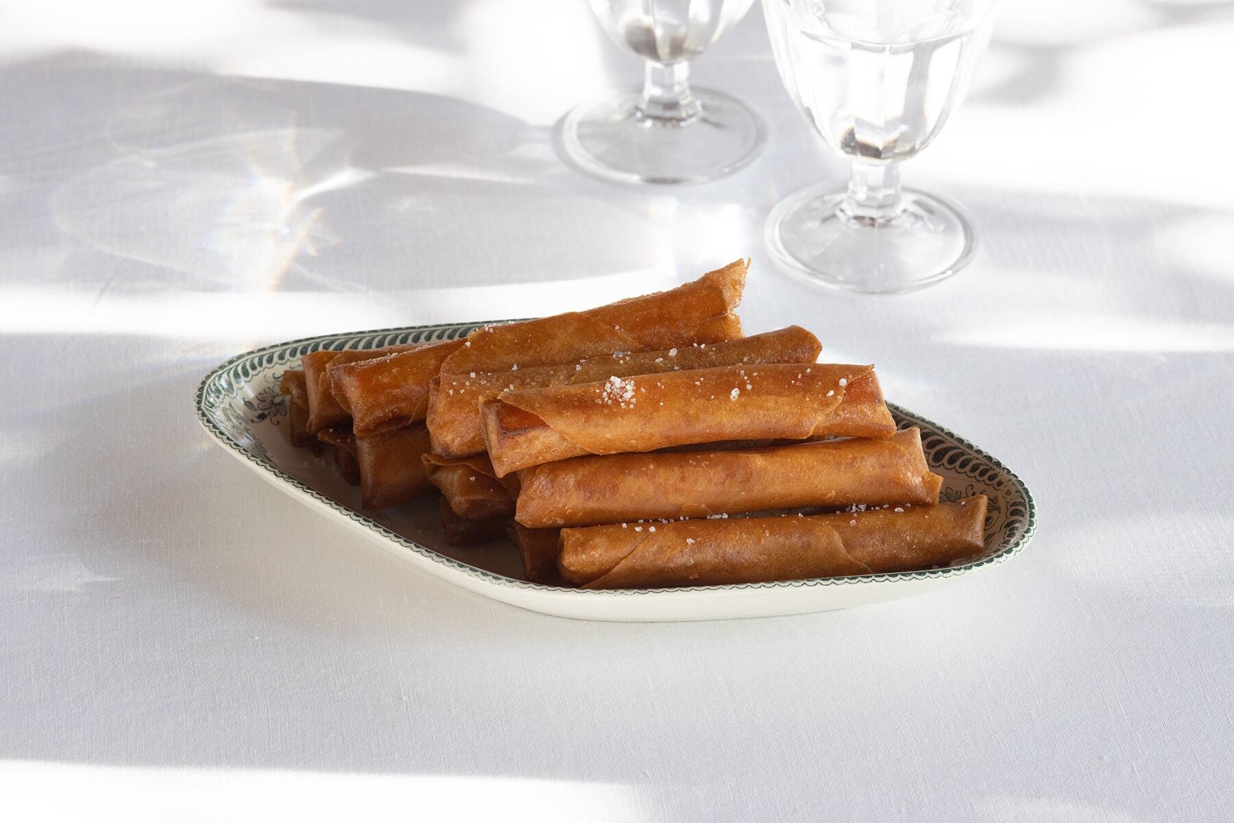 醤油と七味がアクセントの“新にんじんの春巻き”