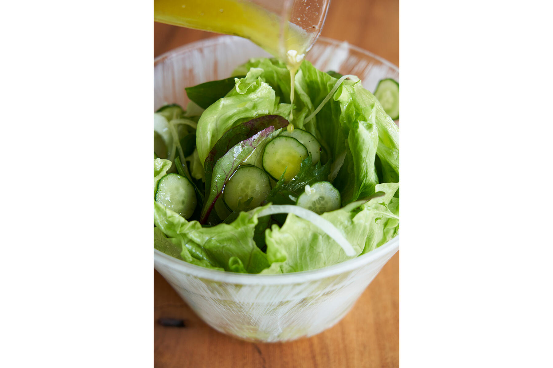 パリッと野菜が涼やかな“グリーンサラダ”