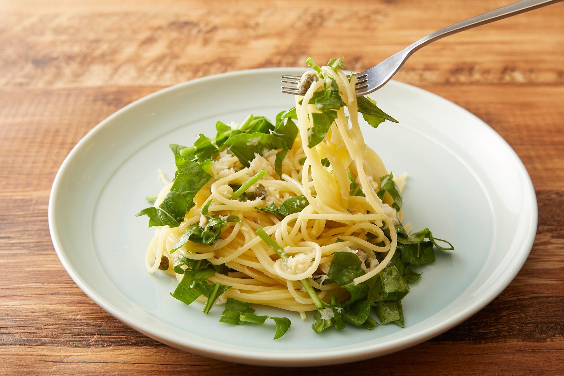 さっぱりと軽やかな“カニとルッコラのパスタ”