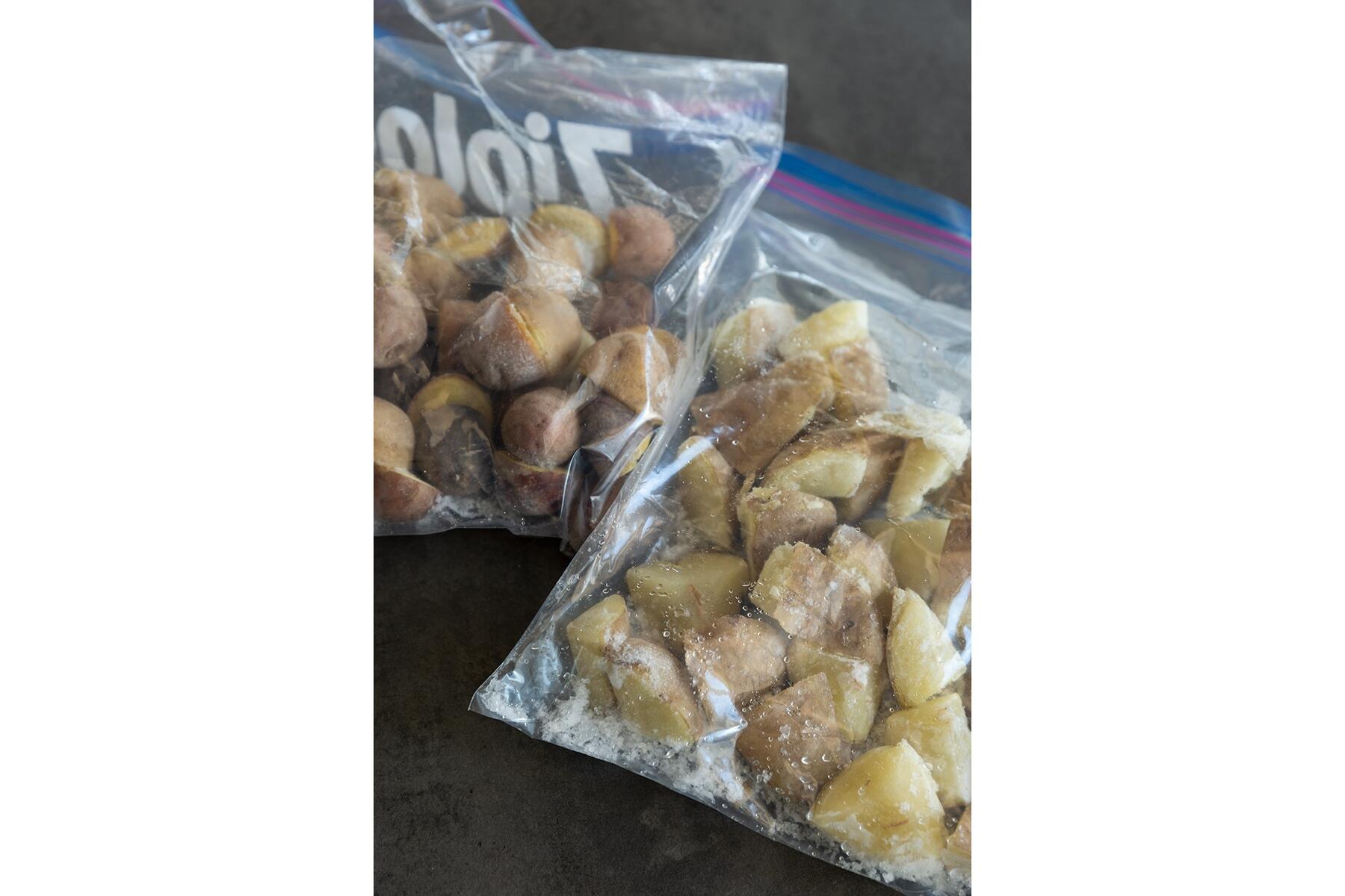 じゃがいもを蒸す