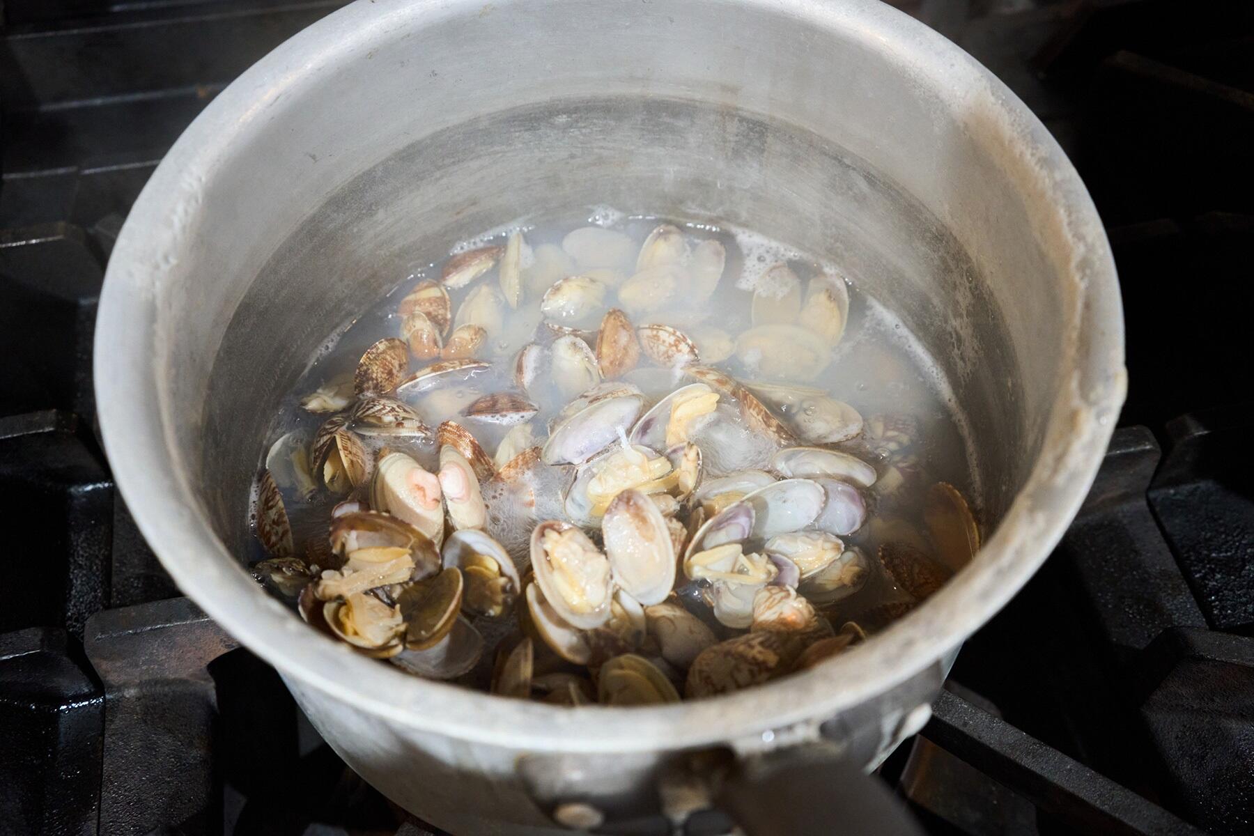 あさりだしをつくる