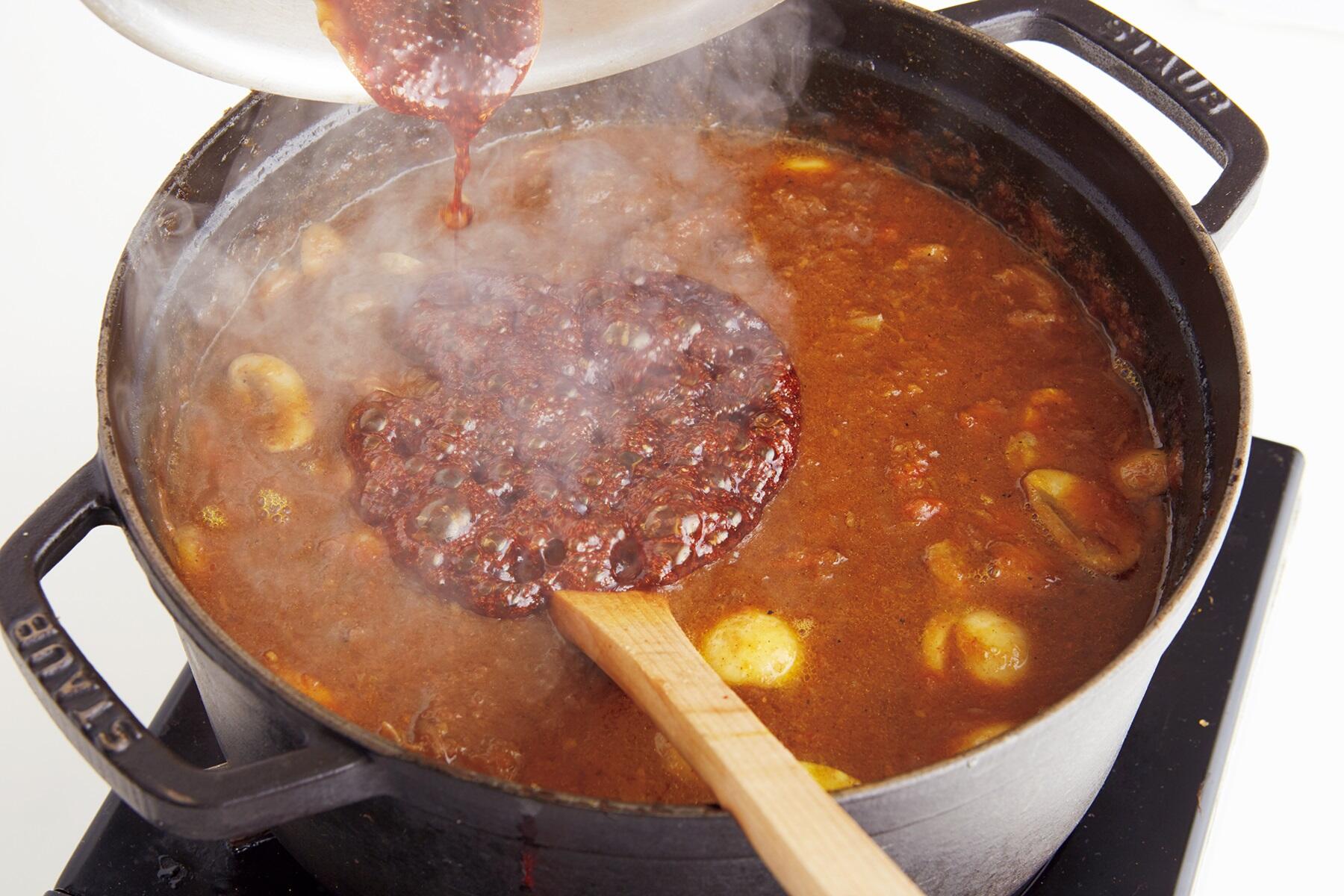 グラニュー糖を加える