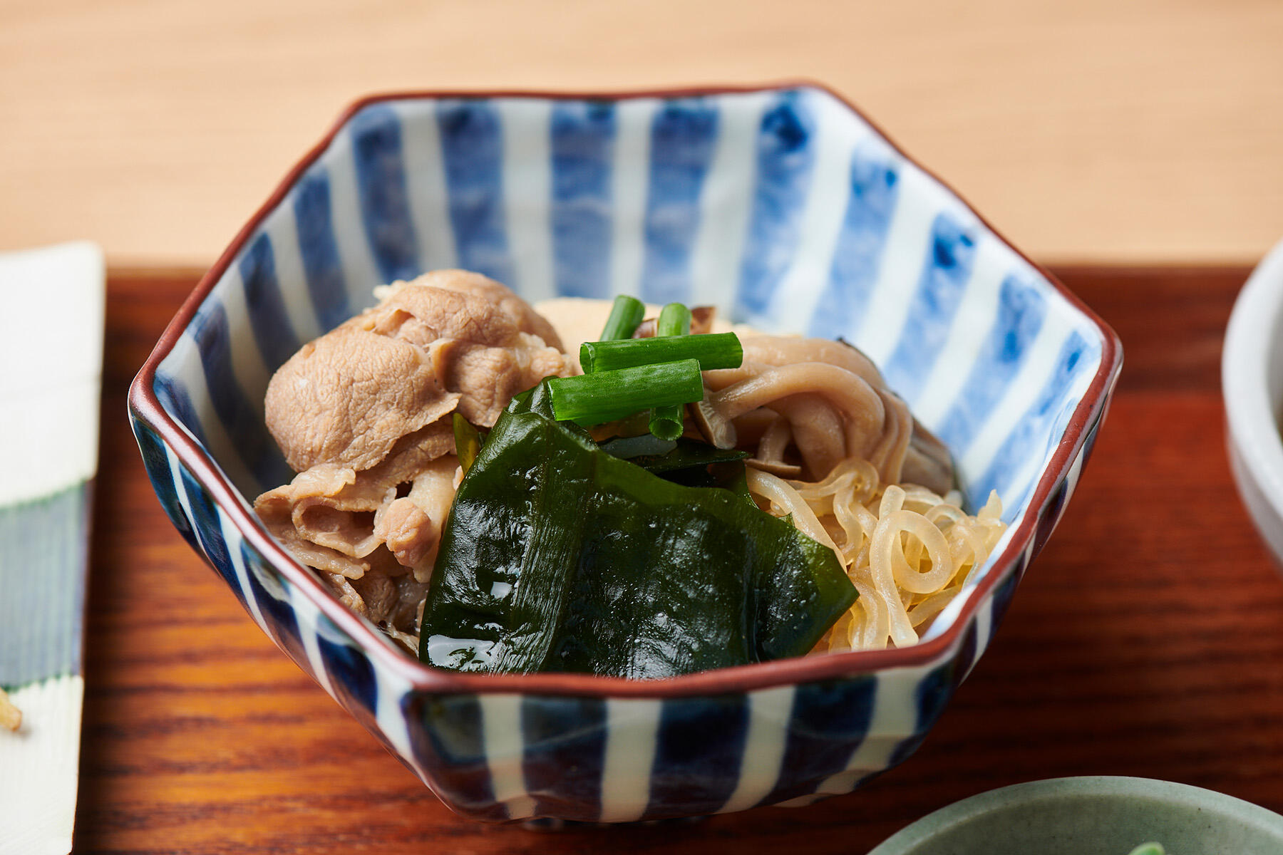 わかめ肉豆腐