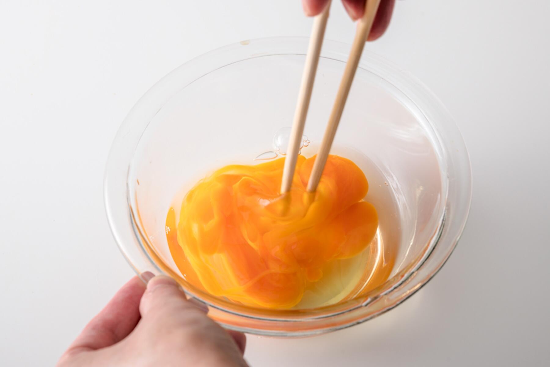 卵を溶く