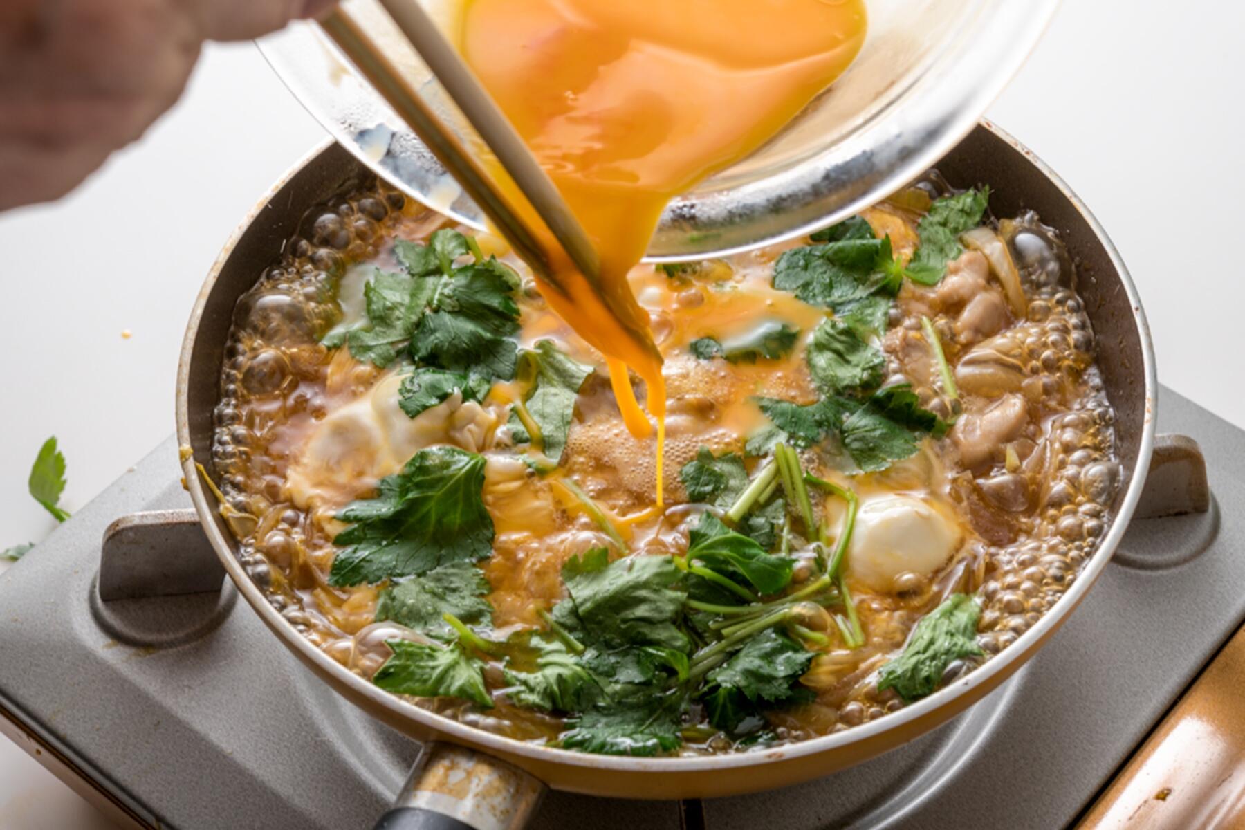 残りの溶き卵を流し入れる