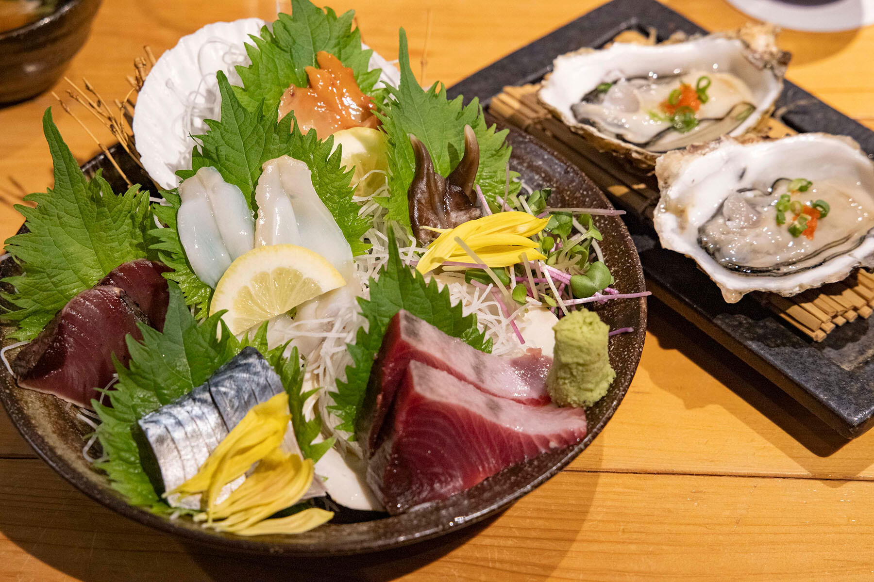 魚介と貝の刺身盛り合わせ