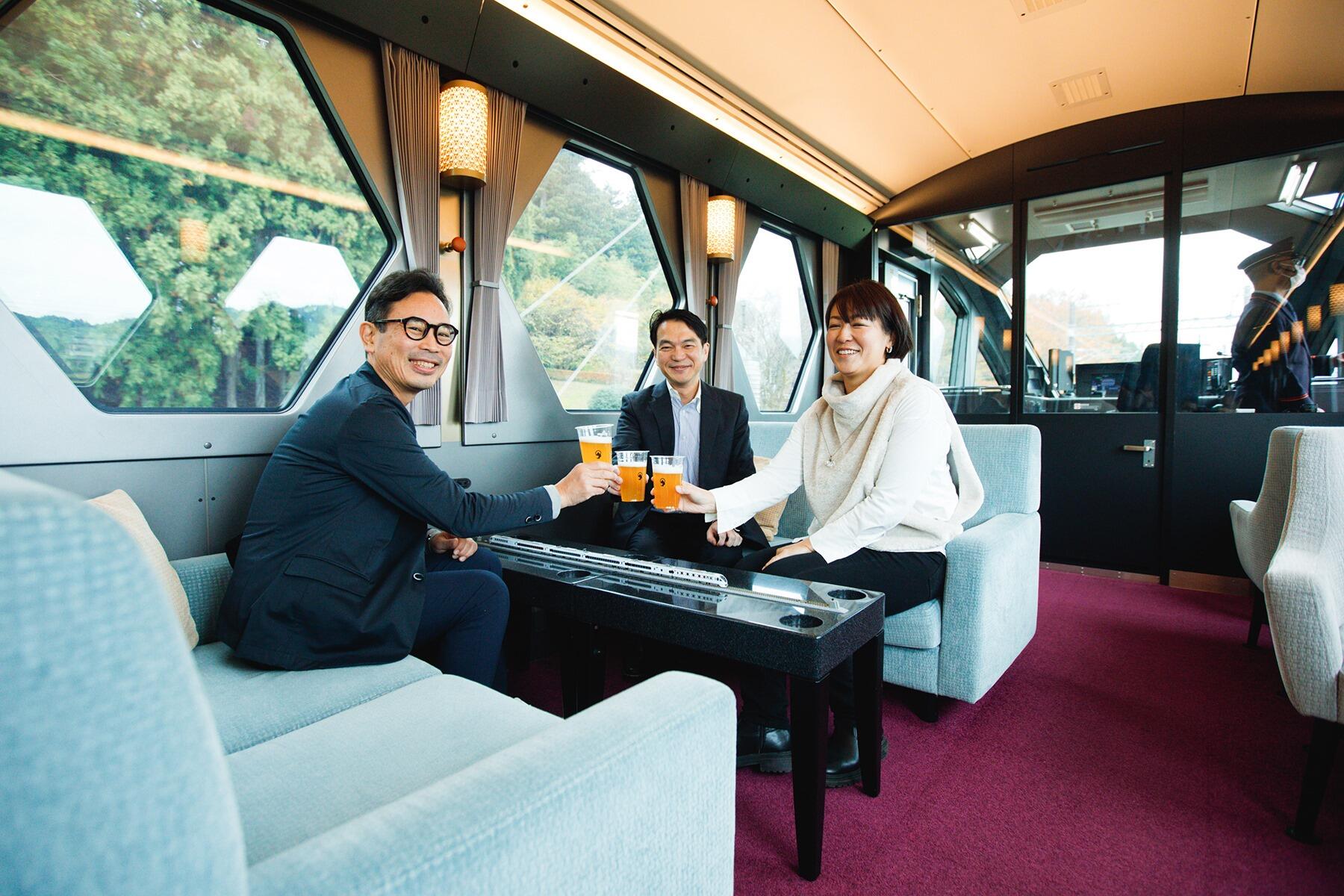 車内で乾杯