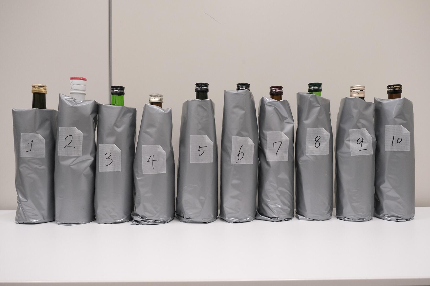 袋に入ったボトルたち