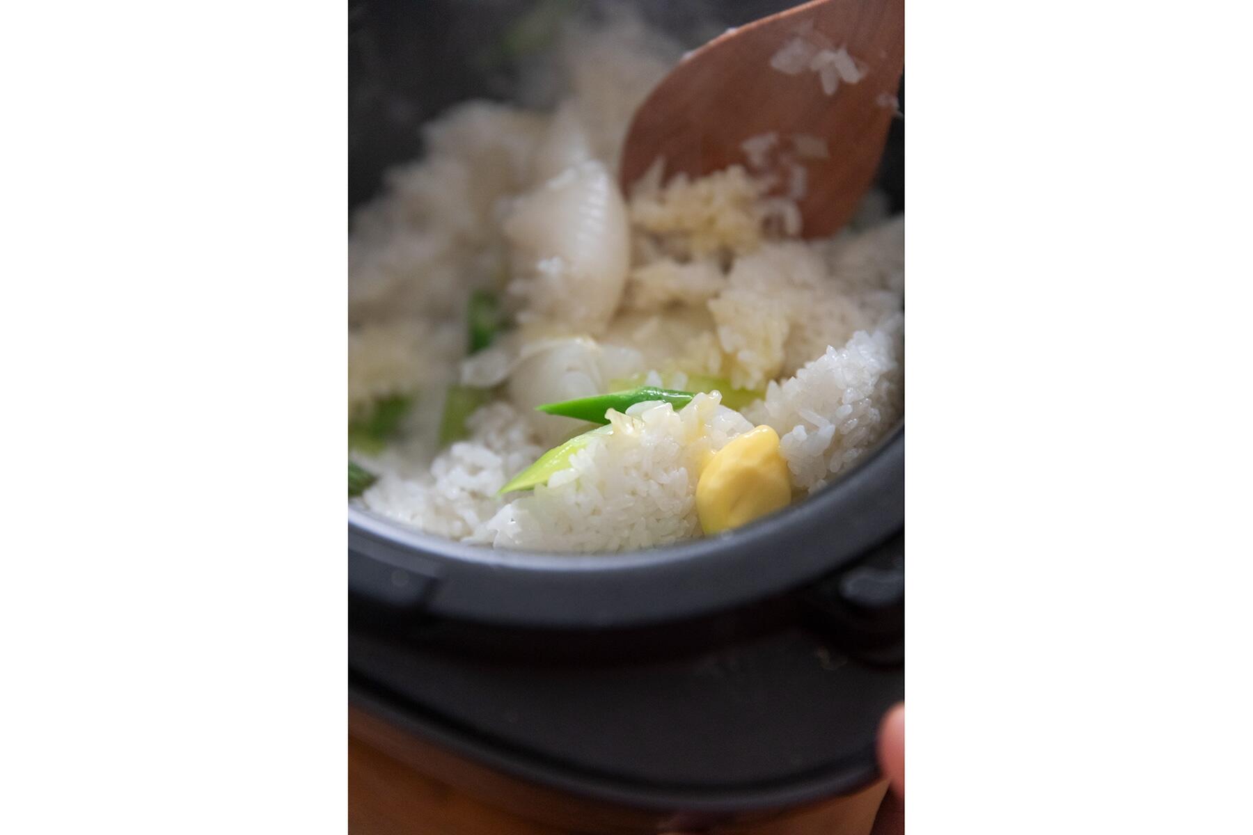 アスパラを加える