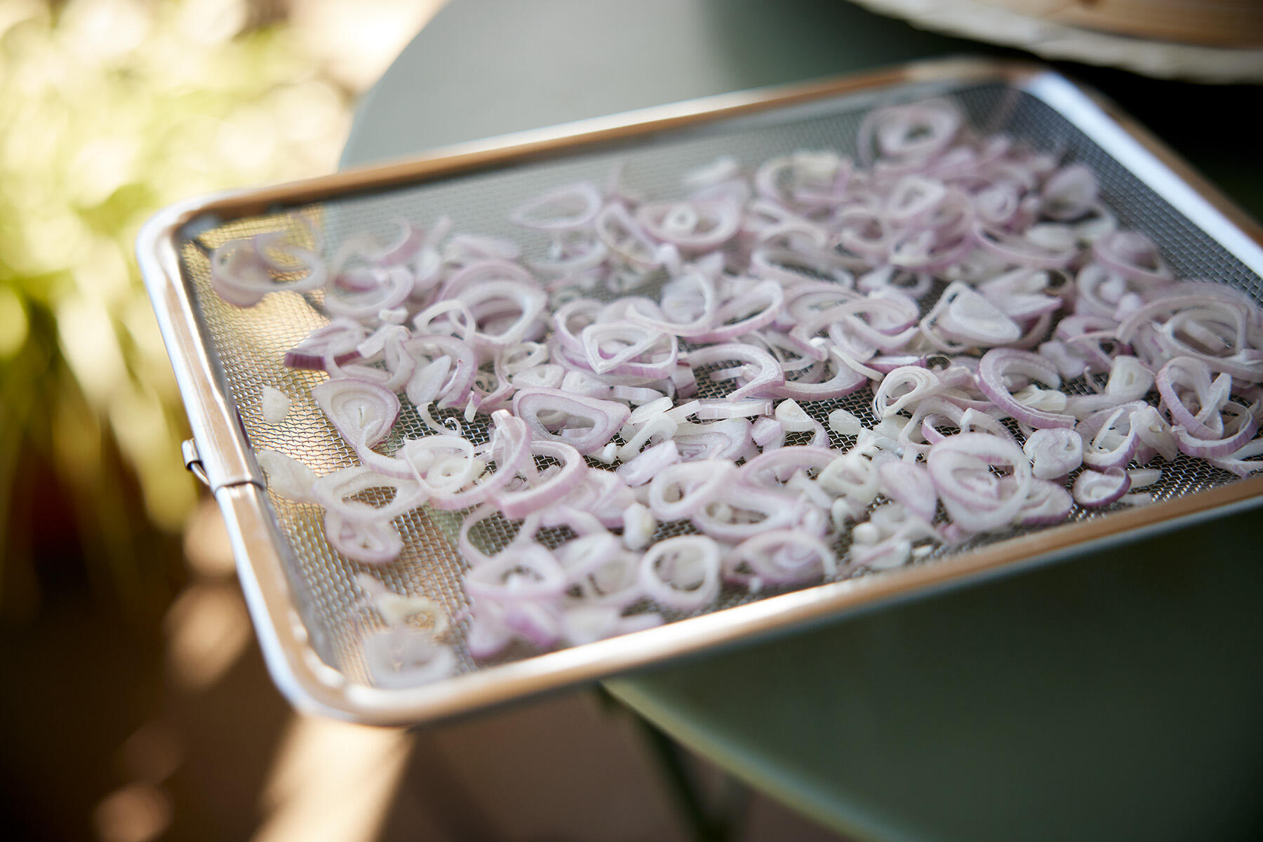 エシャロットを切る