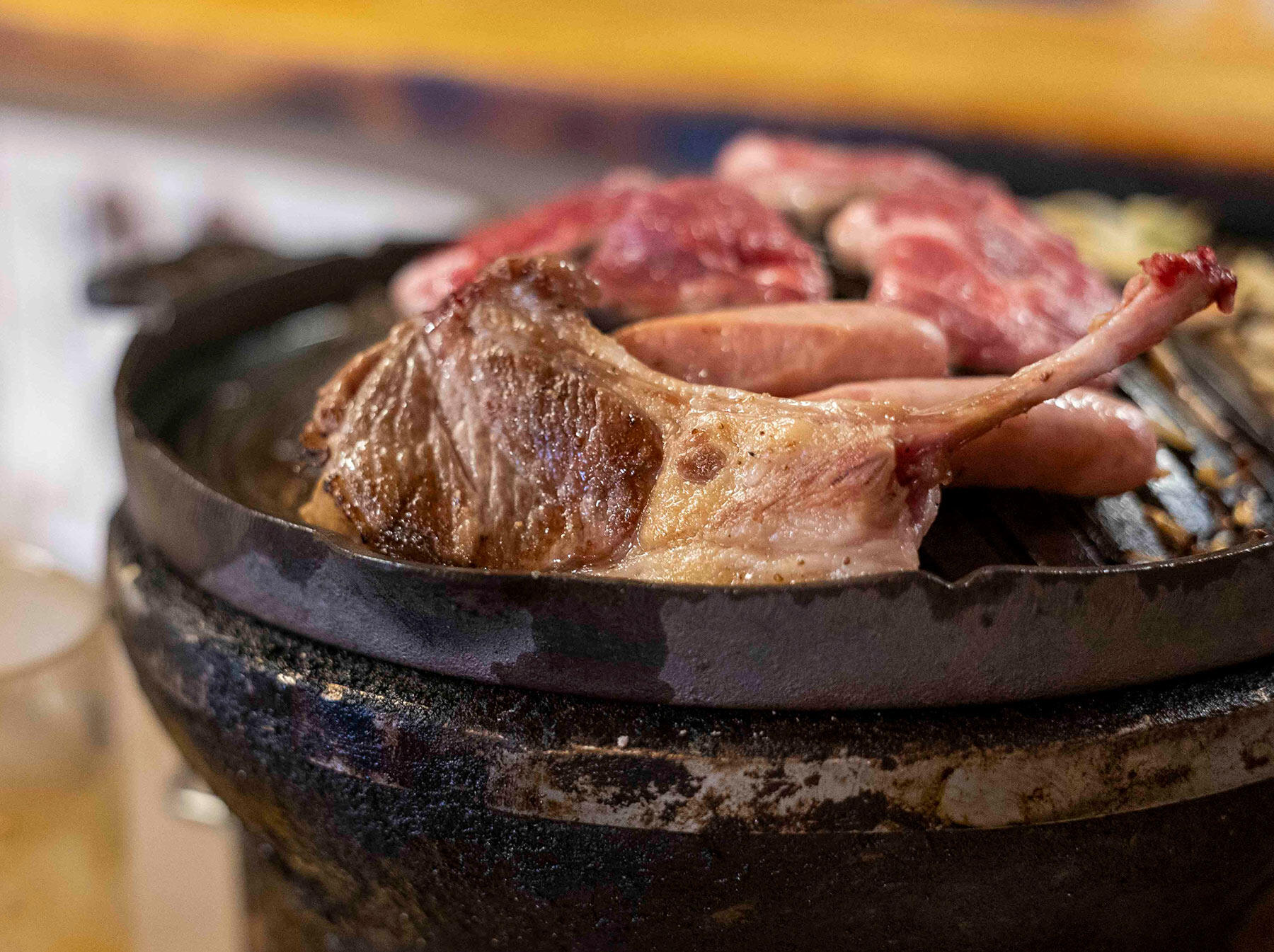 ラムラックと羊肉ソーセージ