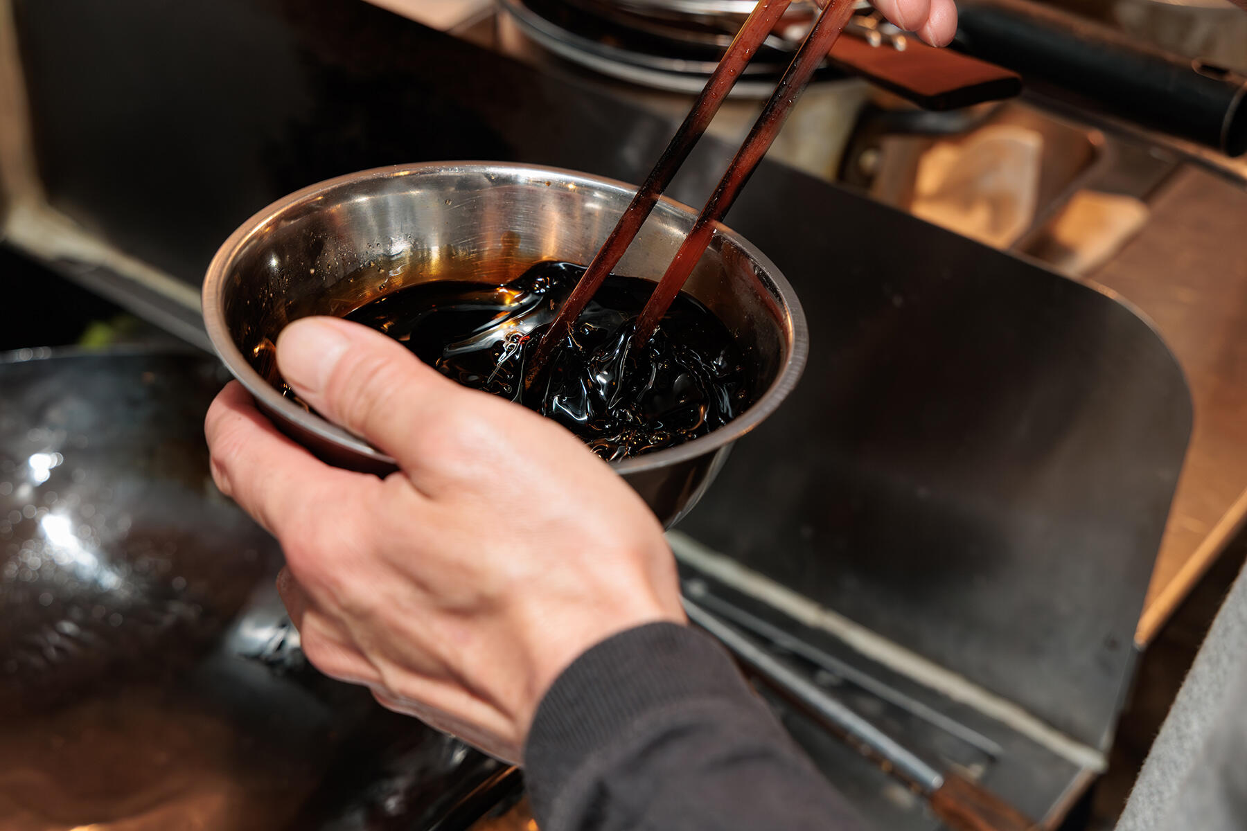 黒酢ダレをつくる