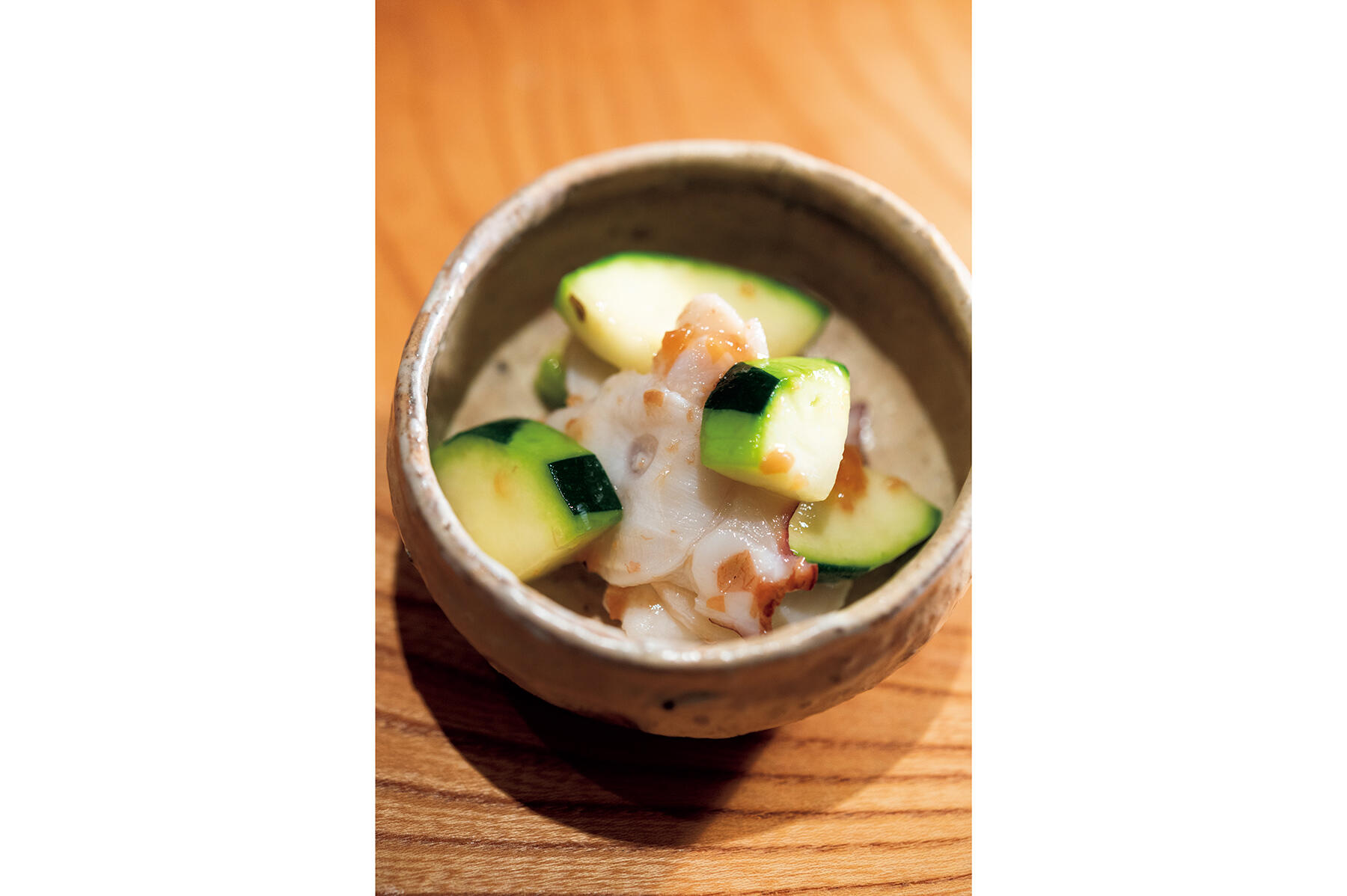 煎り酒が味を深める“ズッキーニとタコの梅肉和え”