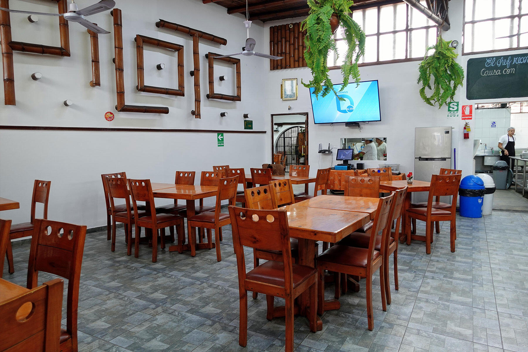 地元で50年以上愛されるレストラン「EL PILOTO」。