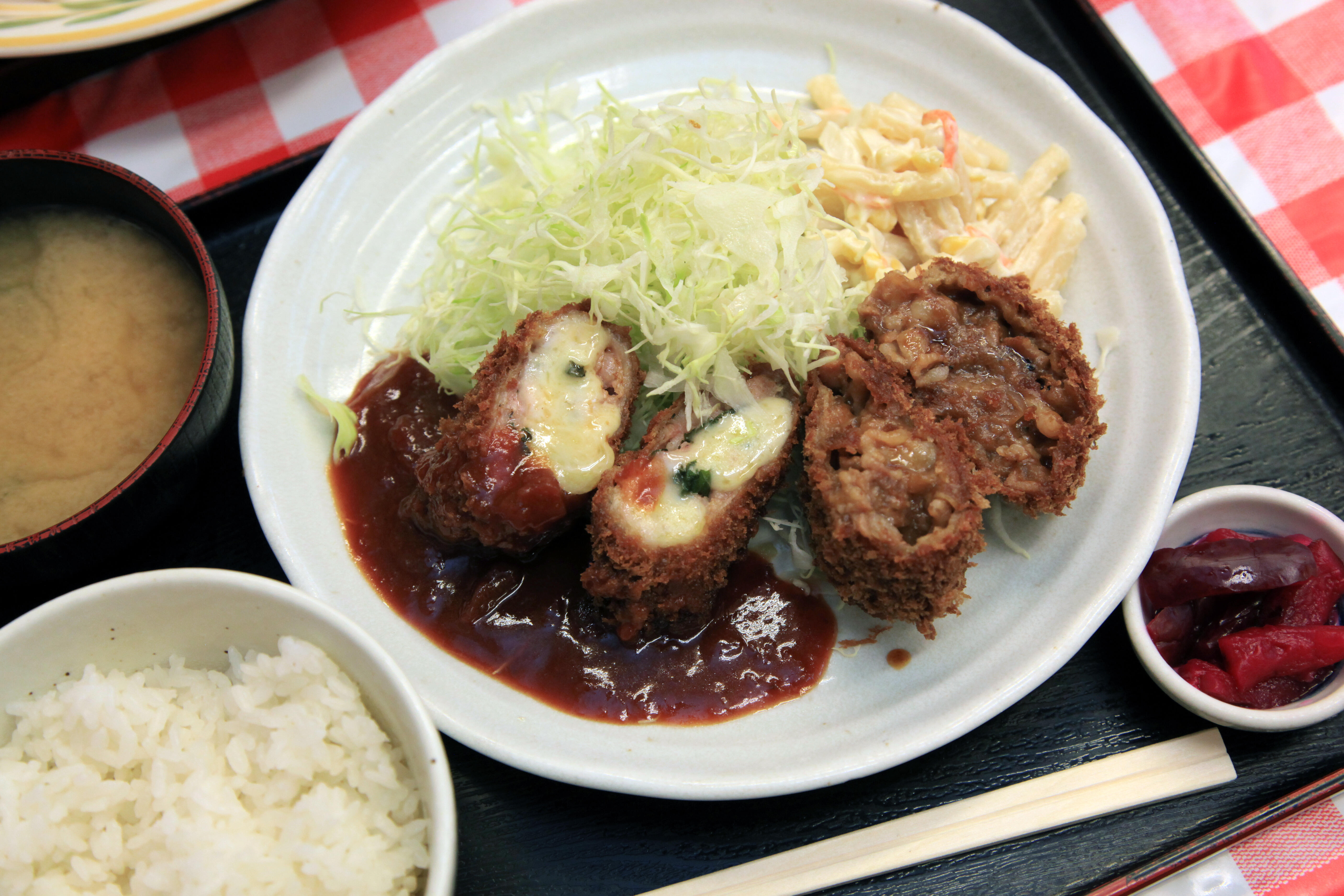 焼肉ソフトかつ・青じそチーズロールかつ