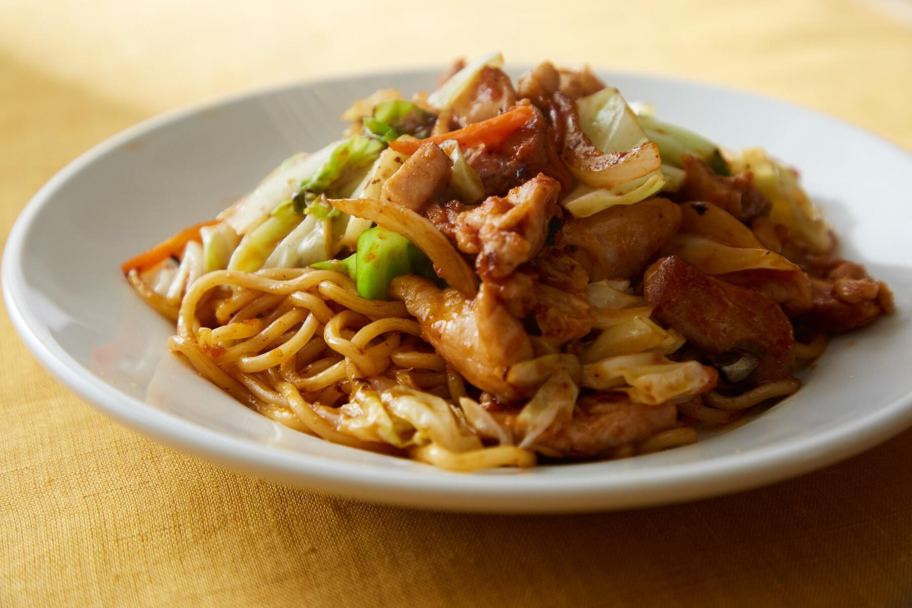 コチュジャンの風味がたまらない“タッカルビ風焼きそば”