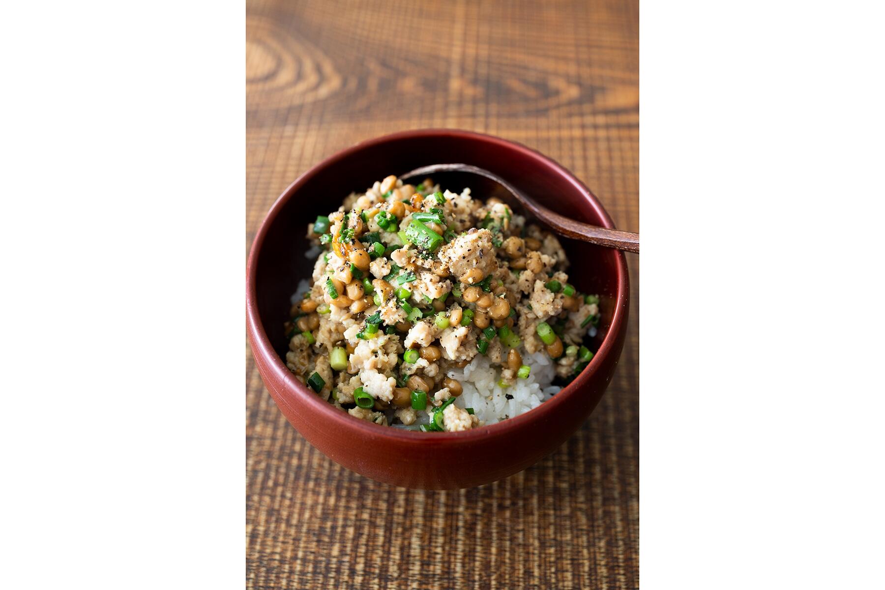 挽き肉納豆のっけごはん