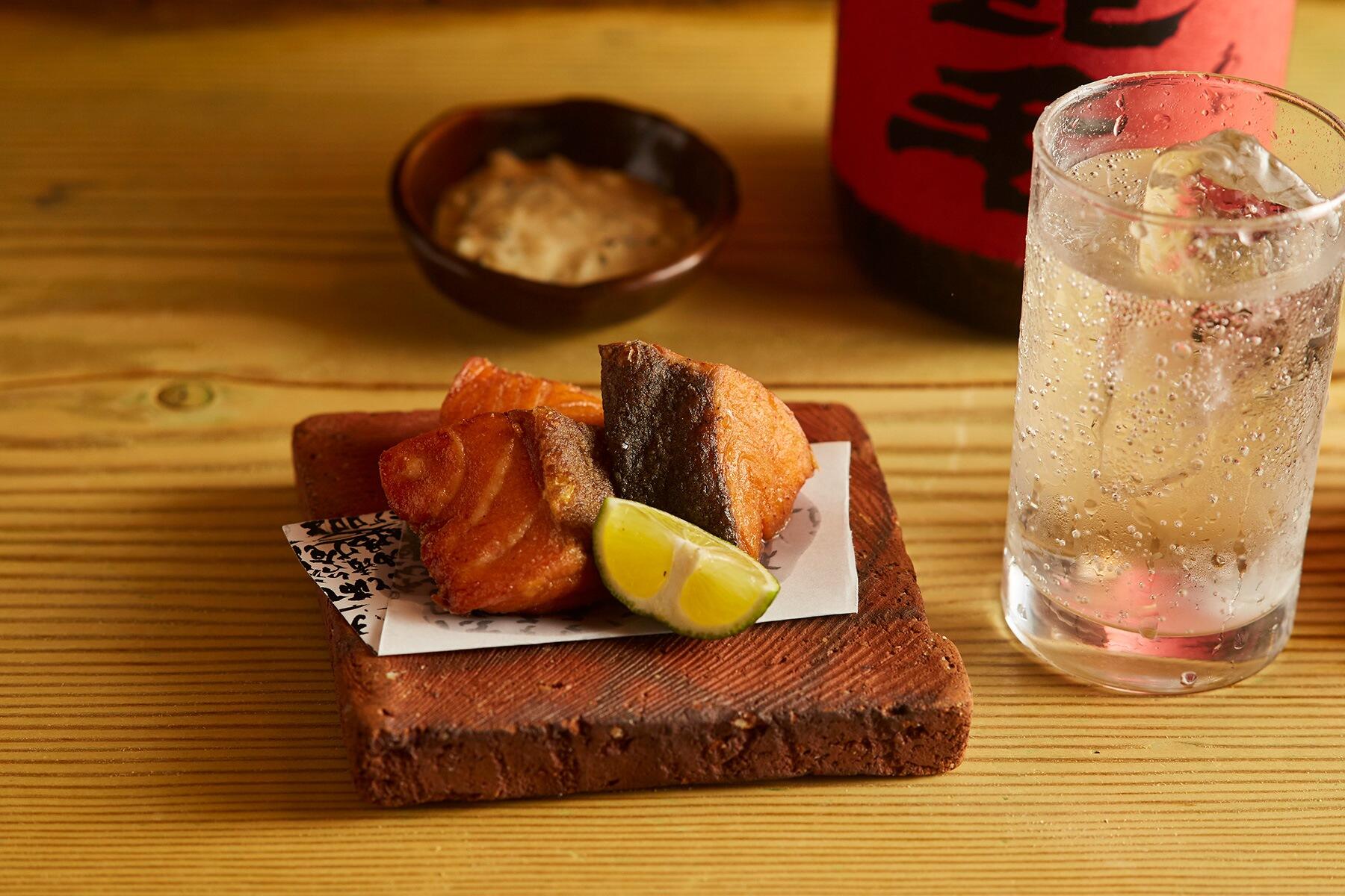 ふっくらした身が絶品の“サーモン竜田揚げ和風タルタルソース”