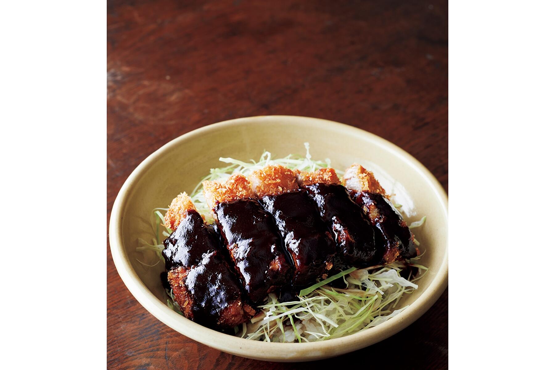 濃厚な味噌だれに箸が止まらなくなる“味噌カツ丼”