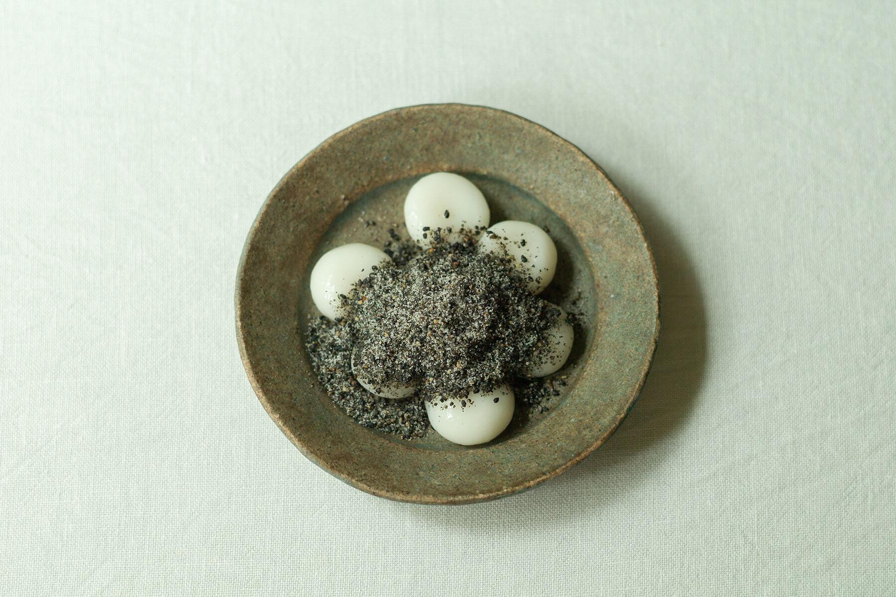 ごまだんごページ ごまだんご風味 | ランチパックスペシャルサイト | 山崎製パン