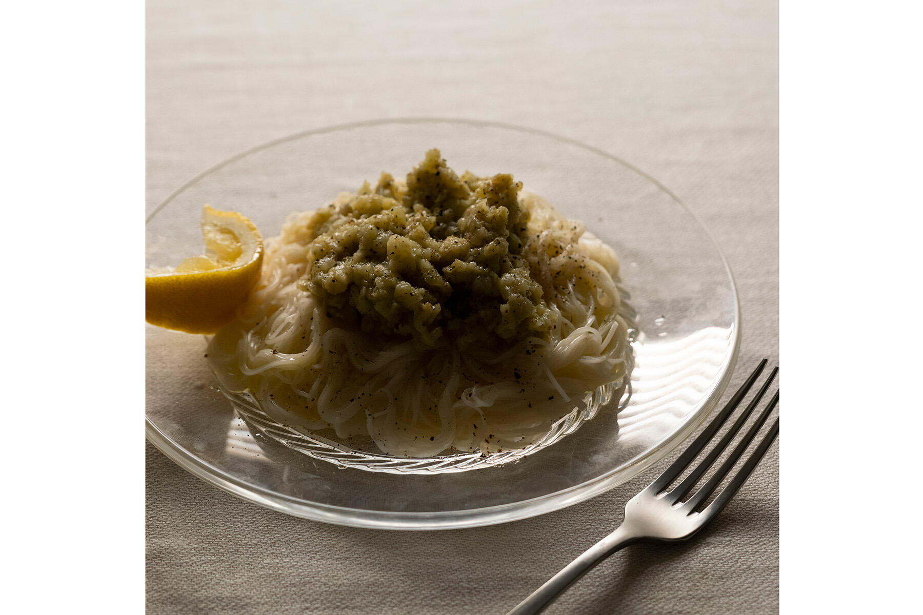 なすの旨味を堪能する“なすペーストとそうめんの冷製パスタ風”