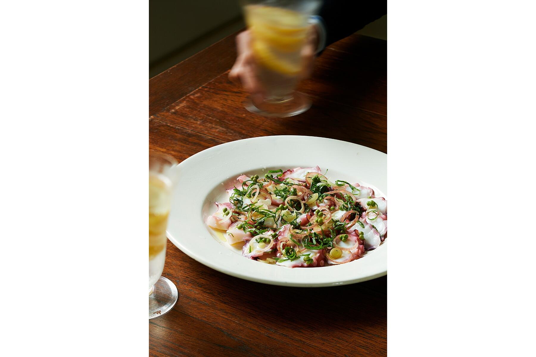 爽やかな香りが鼻に抜ける“たこのカルパッチョ実山椒風味”