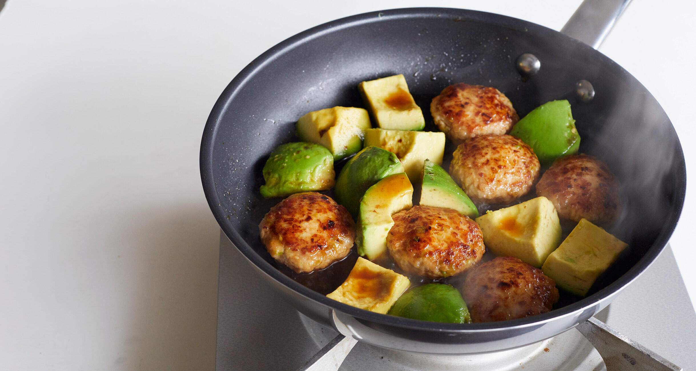 白いごはんに合うアボカドレシピ