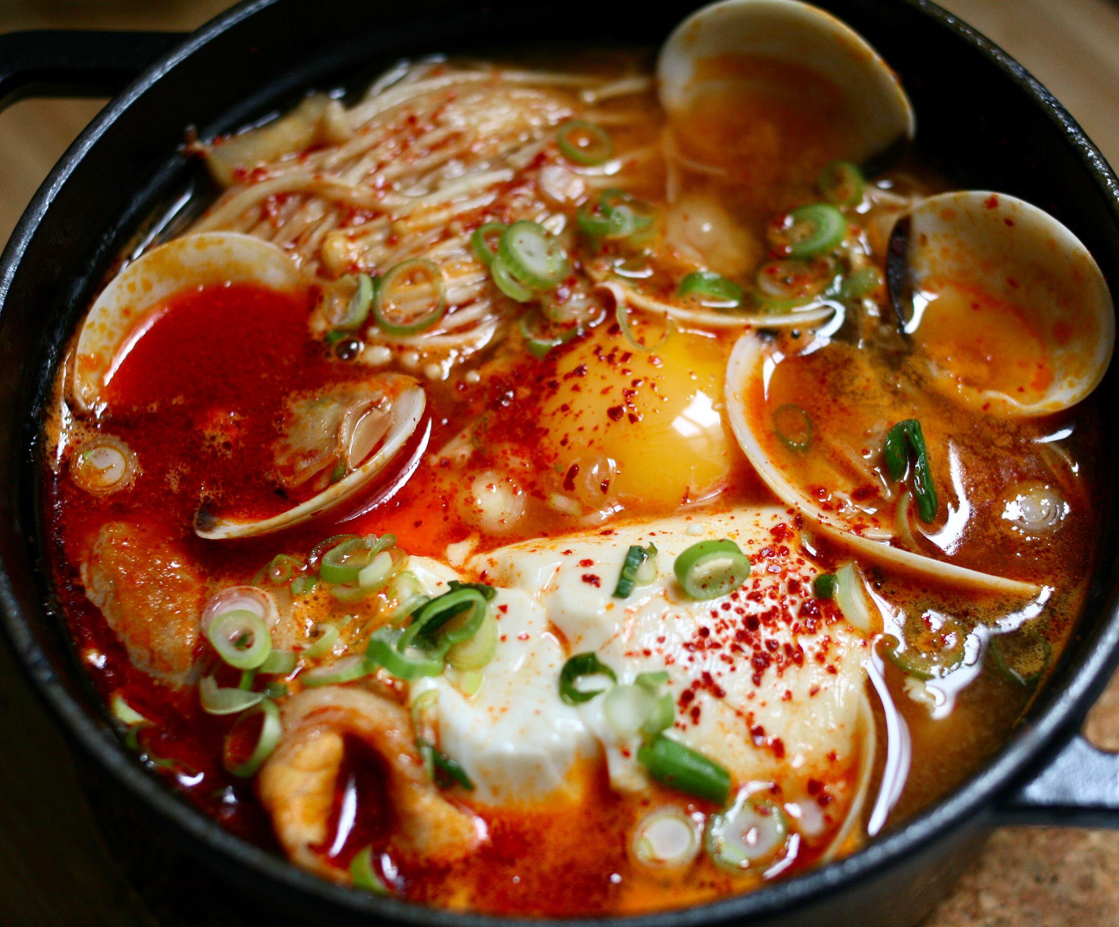 辻 仁成の パリ スープ 第十五回 韓国風味噌鍋スープ 辻 仁成の パリ スープ 公式 Dancyu ダンチュウ