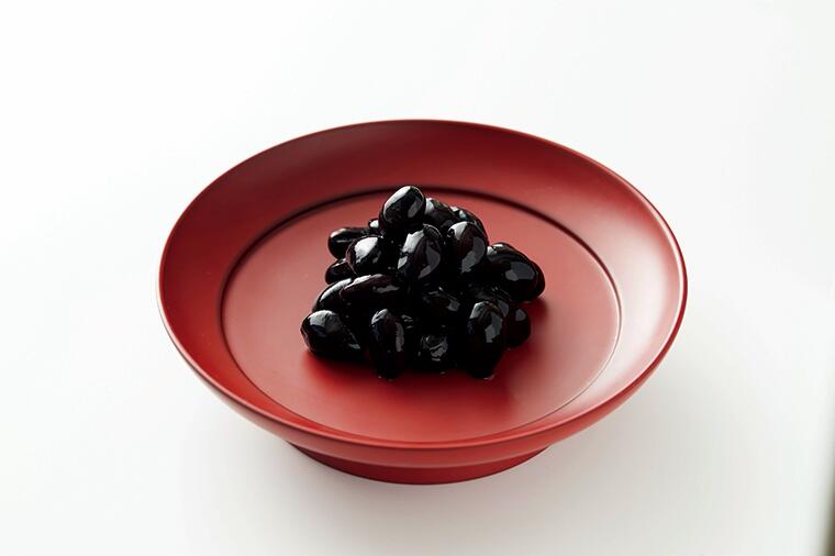 【爆速おせちレシピ】ポリ袋に入れて蒸すだけ！きび砂糖でコクを感じる甘さに仕上がる「黒豆」