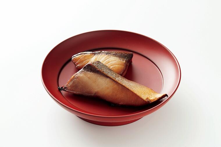 【爆速おせちレシピ】ポリ袋で味をなじませておけば、食べたいときにいつでも焼き立てを楽しめる「ぶりの幽庵焼き」