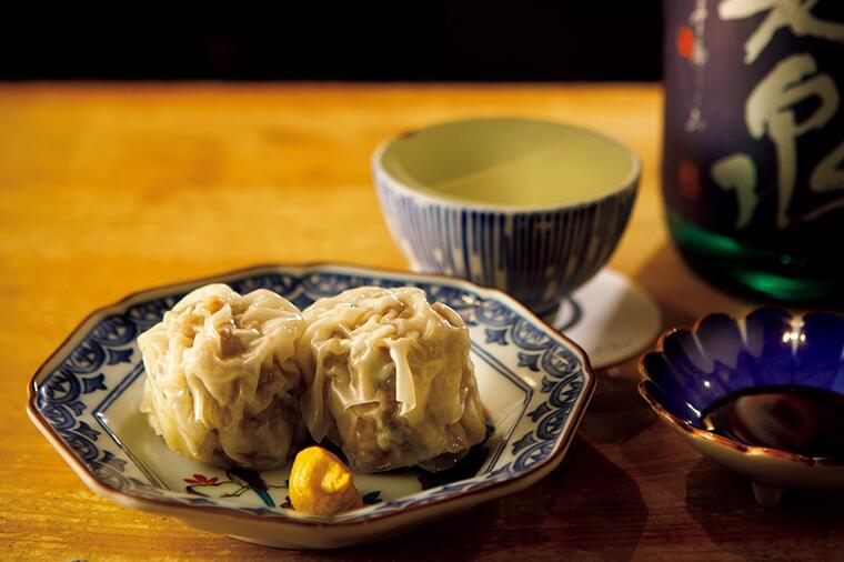 【名酒場の殿堂つまみ】誕生のきっかけは業者の手違いだった!牛肉がズドンと押し寄せる「酒亭 沿露目」のビーフシウマイレシピ