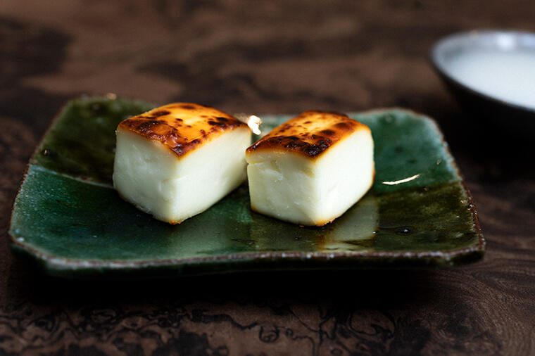 【至福の酒肴盛りをつくろう⑤】酒飲みのための甘くないベイクドチーズケーキ、