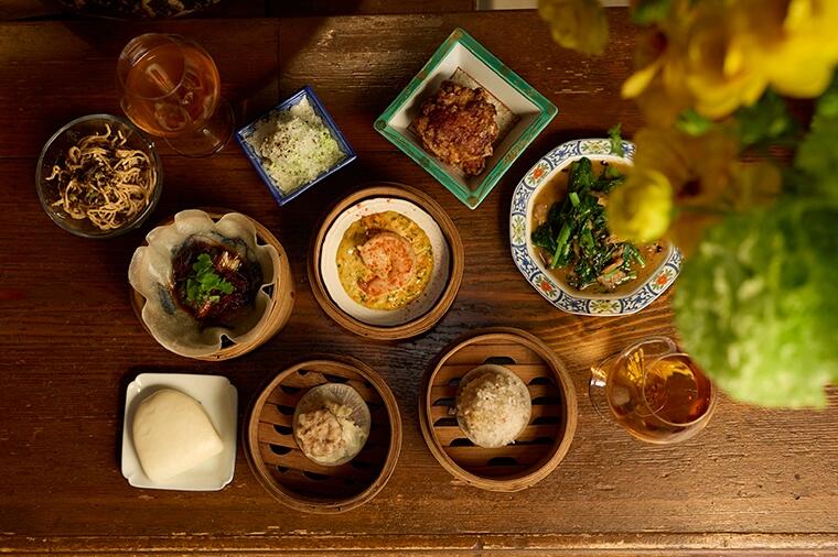 【ちょいつまみ天国の点心酒場へ！】旨いワインと焼酎に唸る！一人飲みの点心パラダイス「岡飯（オカファン）」＠広尾
