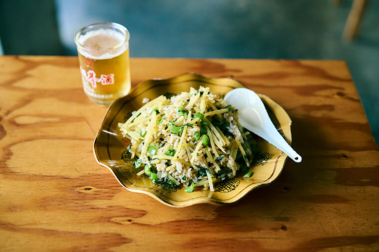 【スパじゃがつまみSESSION⑩】ガラムマサラと豆板醤を効かせた「じゃがいもの炒飯」は、細切りしゃがいもの食感が抜群!