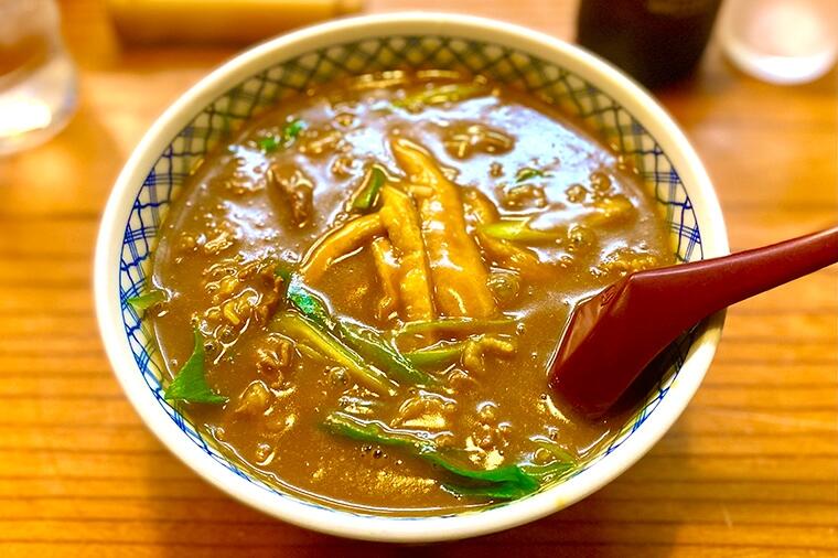 大阪・北新地にある感動のカレーうどん|松尾貴史のカレードスコープ㉞