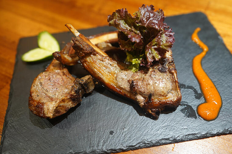 道玄坂のインネパ酒場で、ゴージャスに肉三昧のBBQ飲み!──渋谷「ローカル渋谷」後編