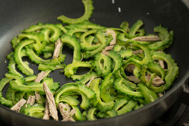 中国南部で食べたゴーヤーの炒め物|世界の炒め物⑤