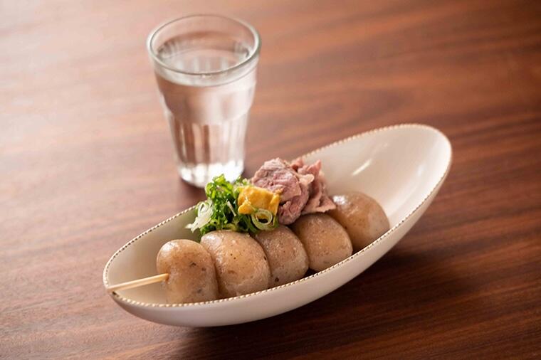 郷土料理から閃いた「玉こんにゃくのいしる煮」