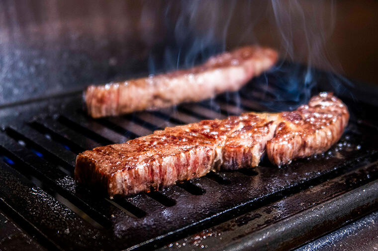 【欲望を満たす官能!カルビ・オンザライス実写!】口の中で一体となっていく「高円寺・焼肉ここち」
