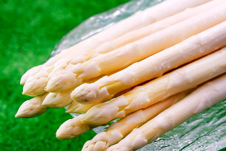 【美味食材の味はいかに?】瑞々しく濃厚なホワイトアスパラガス、北海道の大地が生んだ「カルデラの貴婦人」
