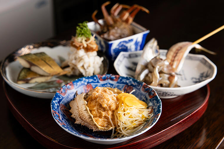 めくるめく圧巻の中華フルコース20品、衝撃の7,500円!八丁堀「大人の町中華 灯」