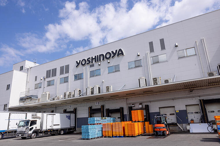吉野家の工場潜入!見よ、工場で特別につくられた、できたて牛丼だ!お代わり不可避のうまさだった!