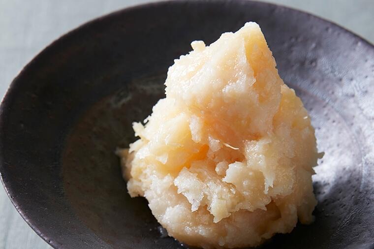 【今年の桃は甘い！】ひんやりジェラートから絶品サラダまで！夏を彩る至福の桃レシピ3選